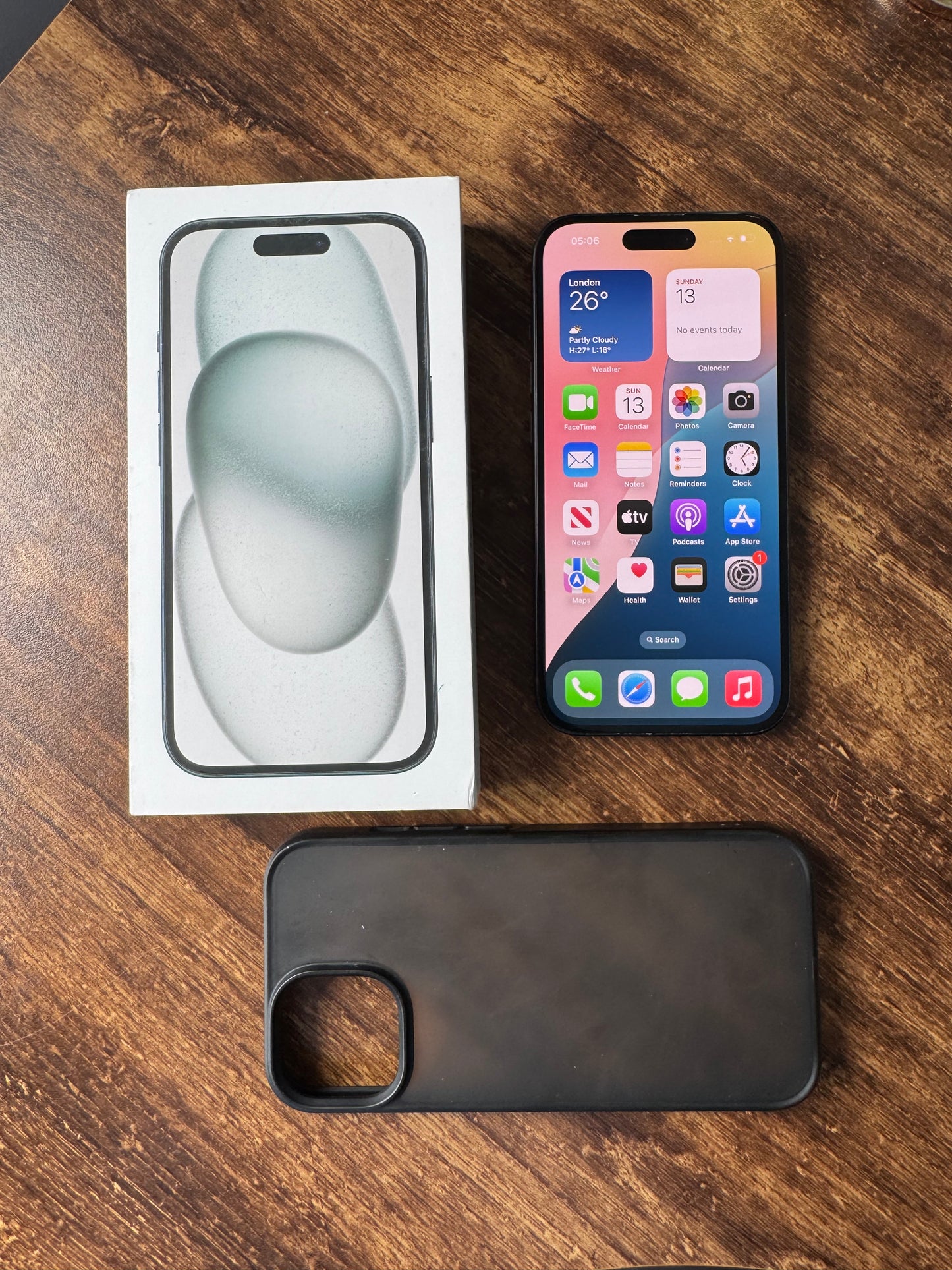 Apple iPhone 15 Black Titanium - 128 GB