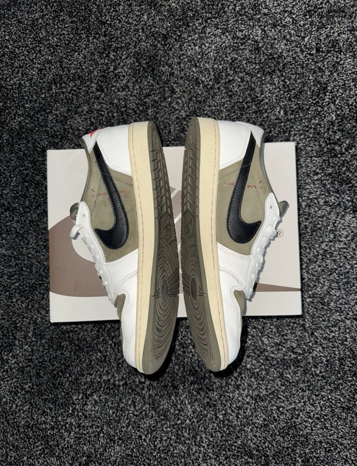 Nike Air Jordan 1 Low x Travis Scott Medium Olive - UK 10.5